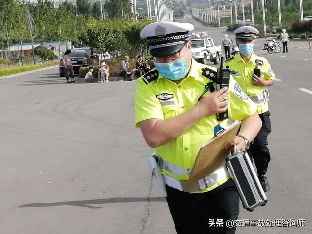 行人闯红灯狗狗绿灯过马路:行人闯红灯乱穿马路将如何处罚？