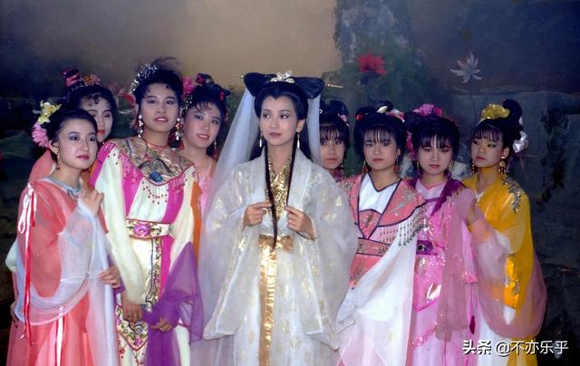 新白娘子传奇歌曲集:为什么《新白娘子传奇》中的情景都是唱歌的形式