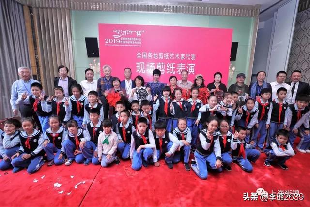 折纸变色龙的图片:学一门什么样的手艺，可以帮助更多的人？