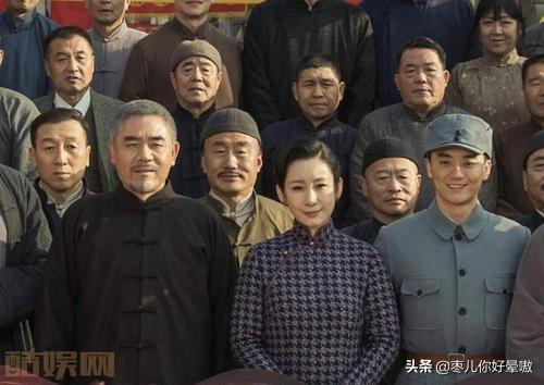陈宝国的儿子是谁:最近《老酒馆》又火了，陈宝国父子一起演戏，对于星二代你怎么看