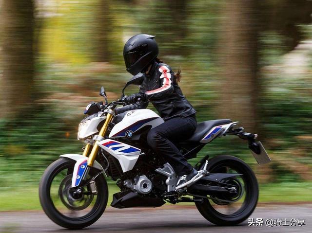 抖音机车女痞幼吃鸡视频摩托车最快开多少公里的速度是比较安全的 然后多少时速以上特别危险 娱乐 热聚点