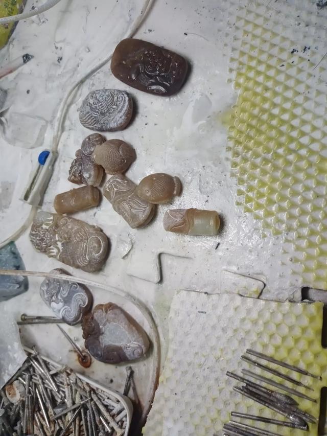 玉石雕刻工艺有哪几种,玉石雕刻与玉石材质有着什么样的联系？