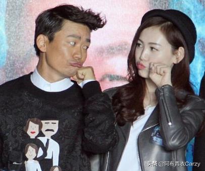 王宝强老婆:在节目中，王宝强打电话，马蓉气喘吁吁的说：我在忙呢！啥情况？