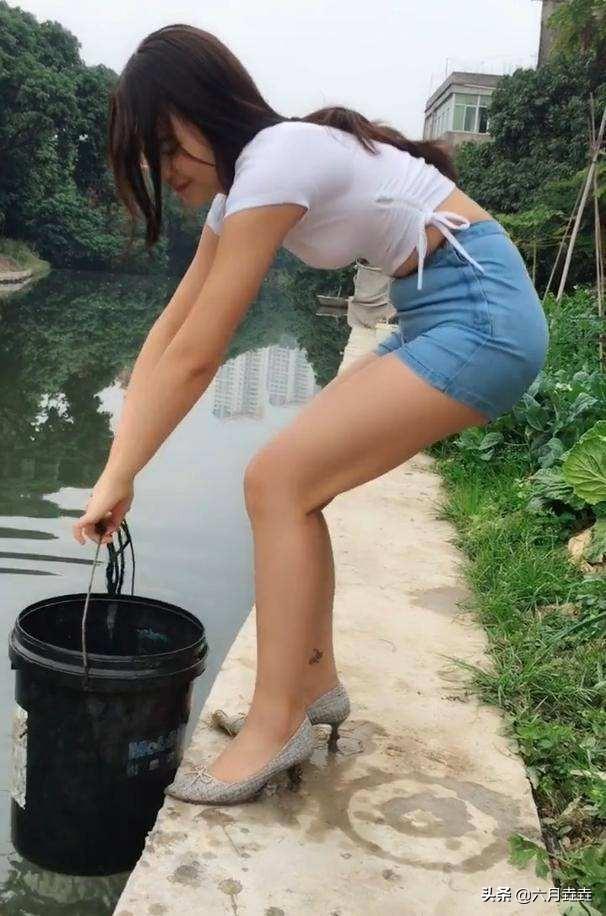 我做女犬的开心日子全下载:在男生眼中，女生怎样的行为才叫“作”？
