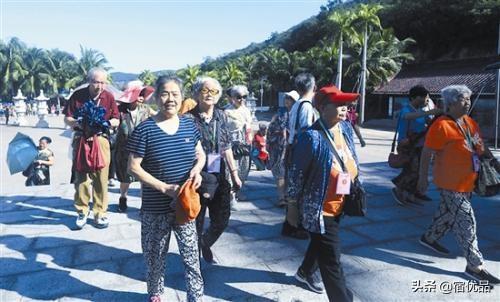 退休<a href=https://maguai.com/list/52-0-0.html target=_blank class=infotextkey>旅游</a>群:当前有些旅行社组织老年人99元一日游，你怎么看？