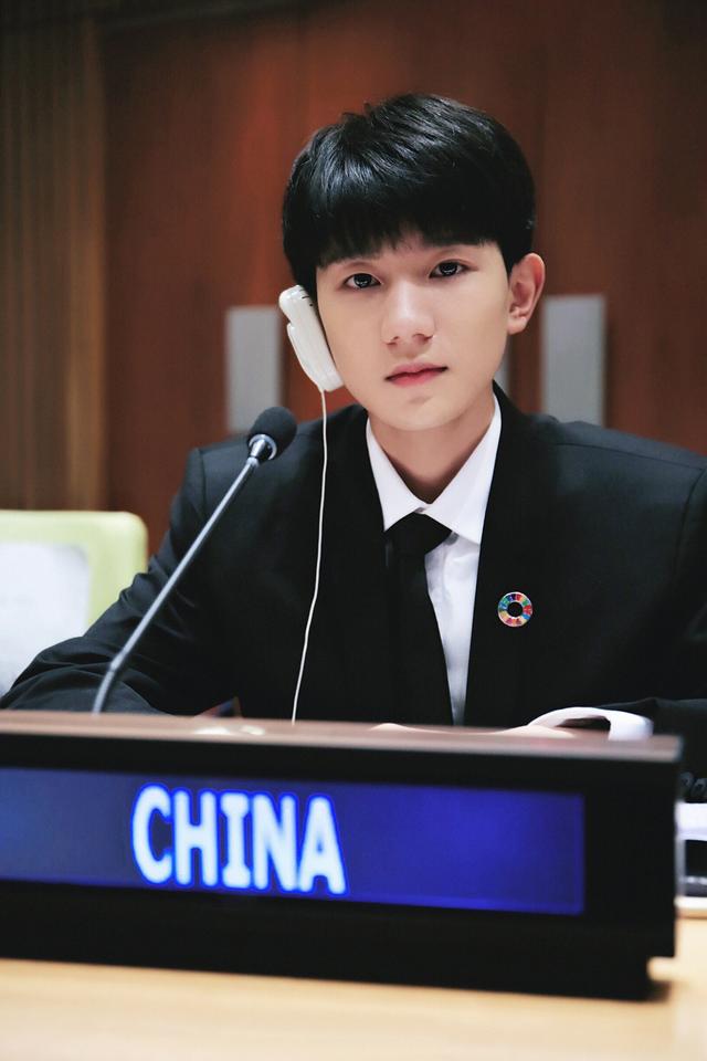 黄健翔妻子:重庆的明星都有谁？有没有你的偶像？