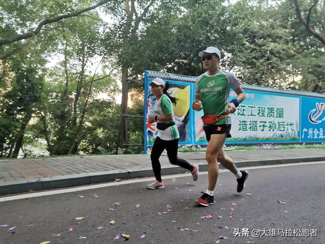 索康尼的跑鞋质量怎么样，经常跑10公里，性价比比较高的跑鞋大神们有何推荐