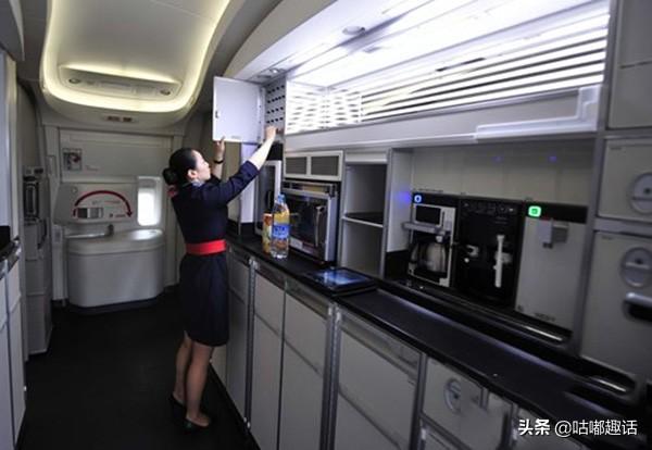 桂林飞机灵异事件:你怎么看待“网红”进入飞机驾驶舱这件事？