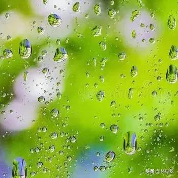 适合下雨的<a href=https://maguai.com/list/256-0-0.html target=_blank class=infotextkey><a href=https://maguai.com/list/256-0-0.html target=_blank class=infotextkey>朋友圈</a></a>文案:适合下雨天的走心文案有哪些？