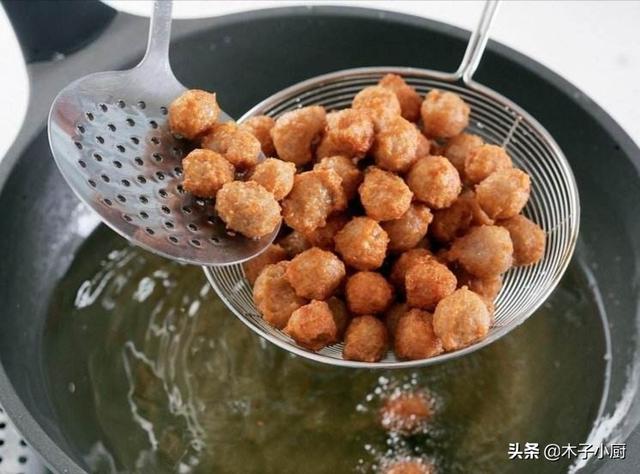 炸肉圆子怎么做才能外酥里嫩
