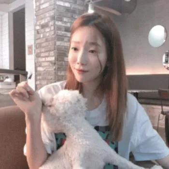 宋茜青春不败:可以给我安利一下少女时代吗（带每个人照片的那种）？