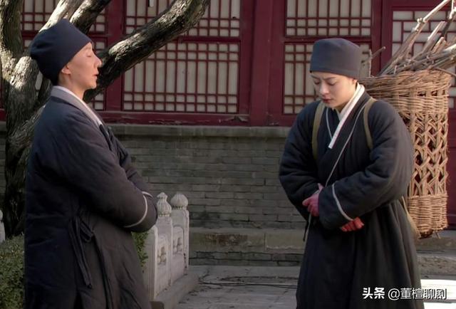 后宫甄嬛传剧照:《后宫甄嬛传》中，甄嬛已经饶了静白，为什么此人还敢和甄嬛作为