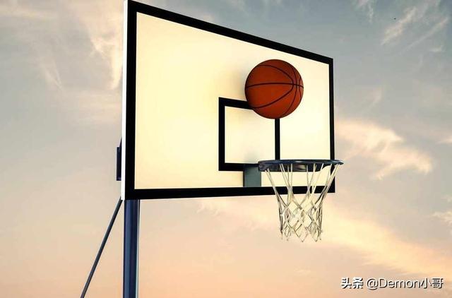 正规的篮球架高多少米，篮球架的篮板距离场地的标准尺寸是多少