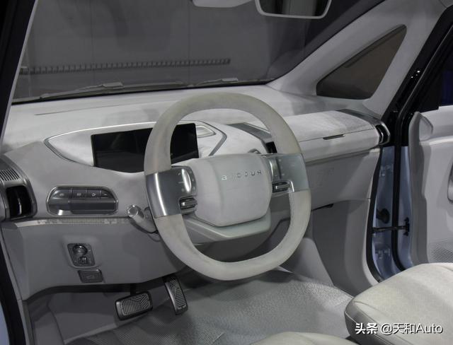 宝骏电动汽车价格，宝骏KIWI EV正式上市，预计8万起售，能否“出道”