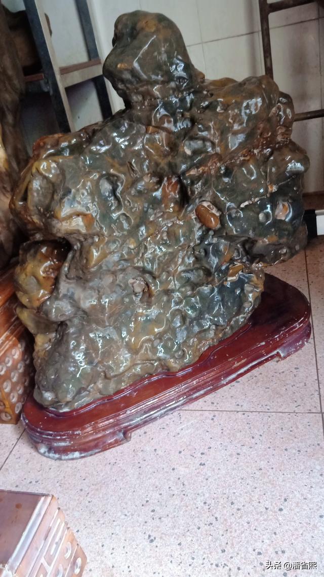 有人说只有真心赞美极品奇石的人,才有可能捡到极品奇石,你认可吗？