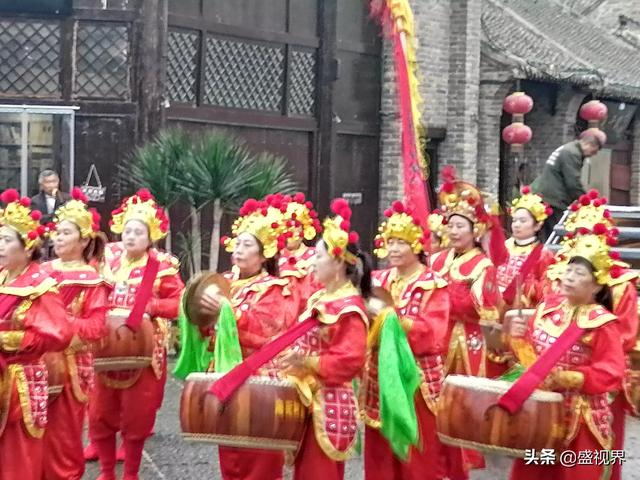 河南农村庙会斗狗现场视频:今年河南滑县火神庙会，有社火表演么？