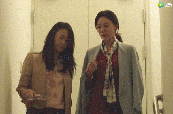 钟晓芹扮演者:三十而已:如果你是剧中的钟晓芹，你会选择谁