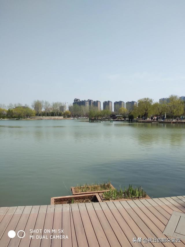 黄绮珊个人资料:你觉得一个人的能力和机遇哪个更重要？