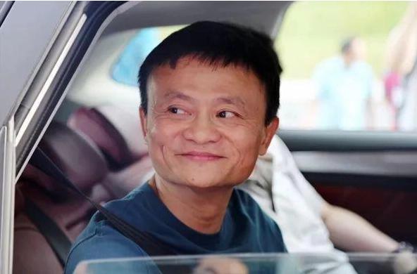 马云最后一天被阿里记旷工半天,扣发当月全勤奖,人走茶凉吗？