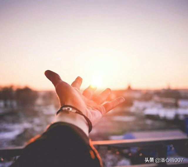 如果你妻子提出要求,你同意你们的孩子随你妻子姓吗？