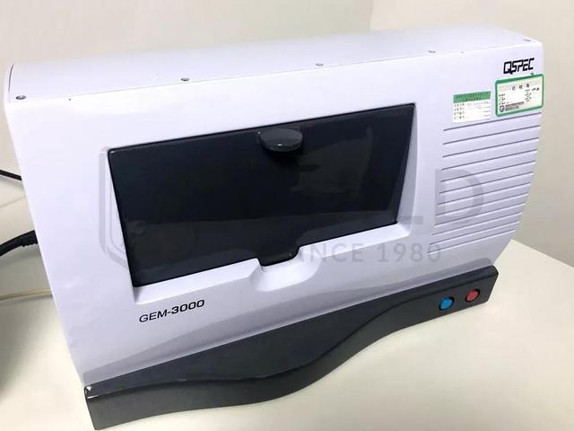 如何判断石头是不是玉石,怎样辨别一块石头是不是玉？需要详细回答？