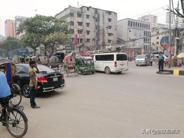 加拉巴哥群岛:加拉巴哥群岛大漩涡 带30万人民币, 前往最落后的国家, 能达到富豪级别吗？