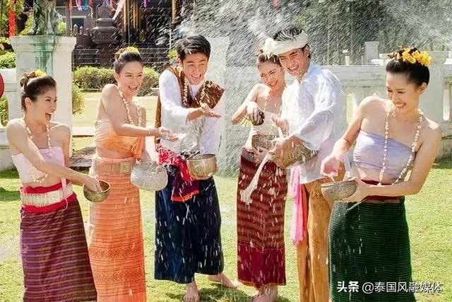 泰国泼水节:泰国的泼水节要来了，何时能去呢？