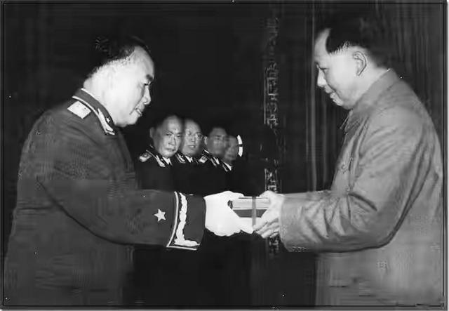军队校级有没有当军长，司令的？