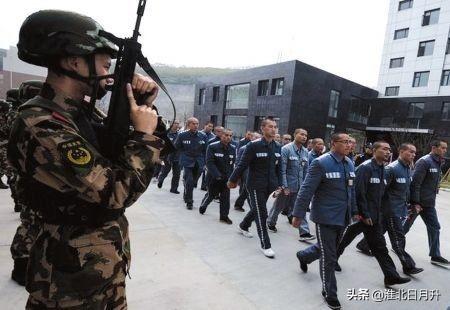 服刑人员去到监狱第一个月会做什么事呢,为什么？