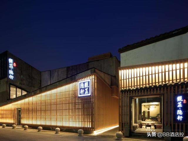 杭州玻璃船网红酒店，杭州有网红店聚集的地方推荐吗？