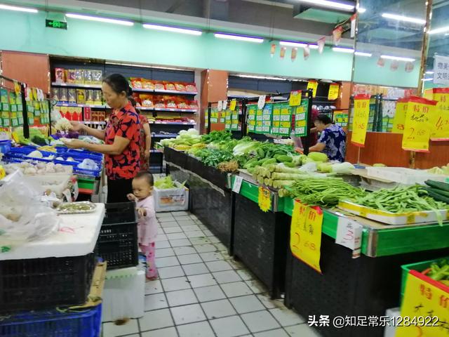 卖:卖炭翁 想在城里开生鲜店，把乡亲们种植的蔬菜拉来卖，不知道是否可行？