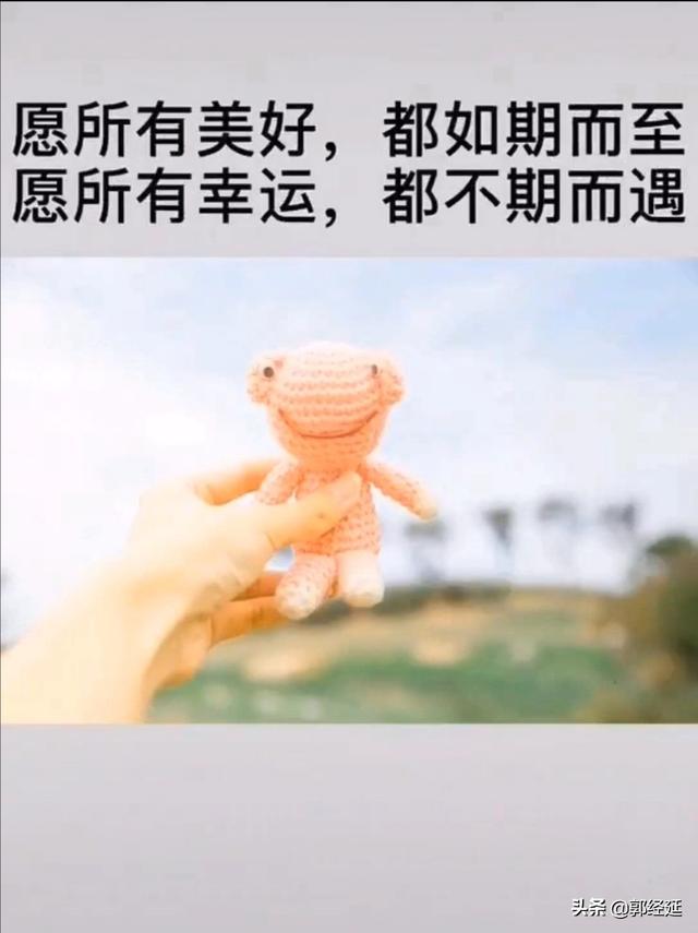 我今年32了想自己创业,但不知道干什么行业好,最好是小投资的,各位大神给个好的方向？