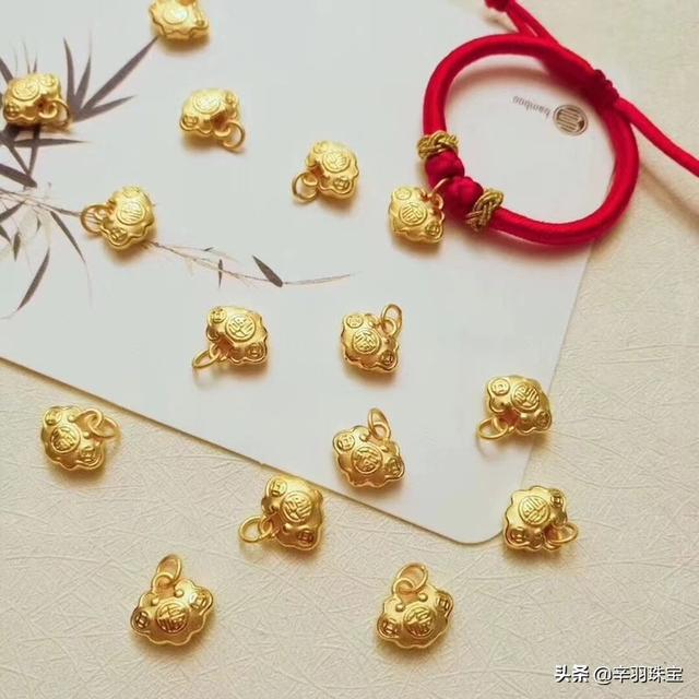 不适合戴银手镯的属相,哪些珠宝不适合送给小孩？