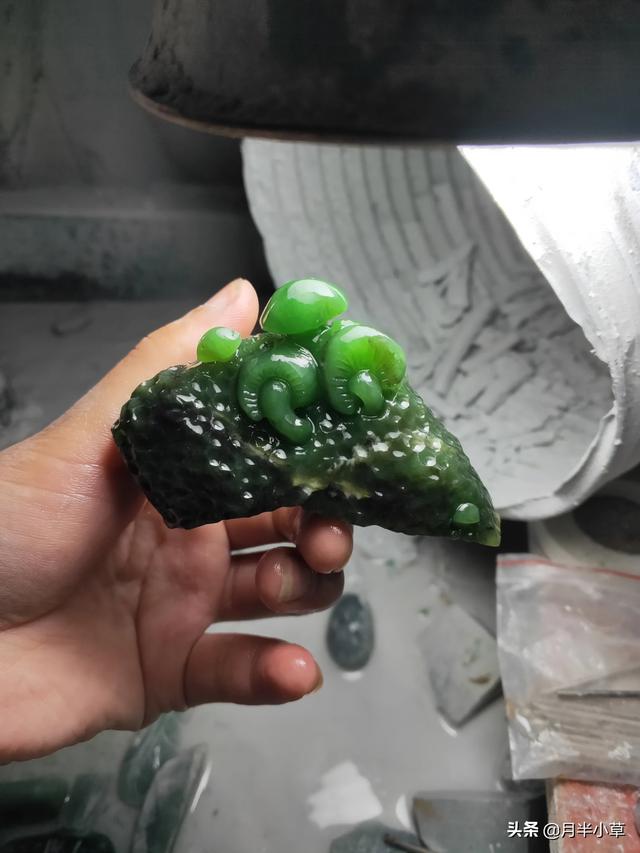 零基础玉石雕刻培训班,学玉器雕刻的职业叫什么？前景怎么样？