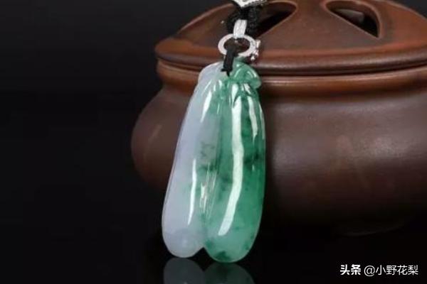 玉石吊坠各种图案寓意,玉器挂件玉兰花是什么意思？