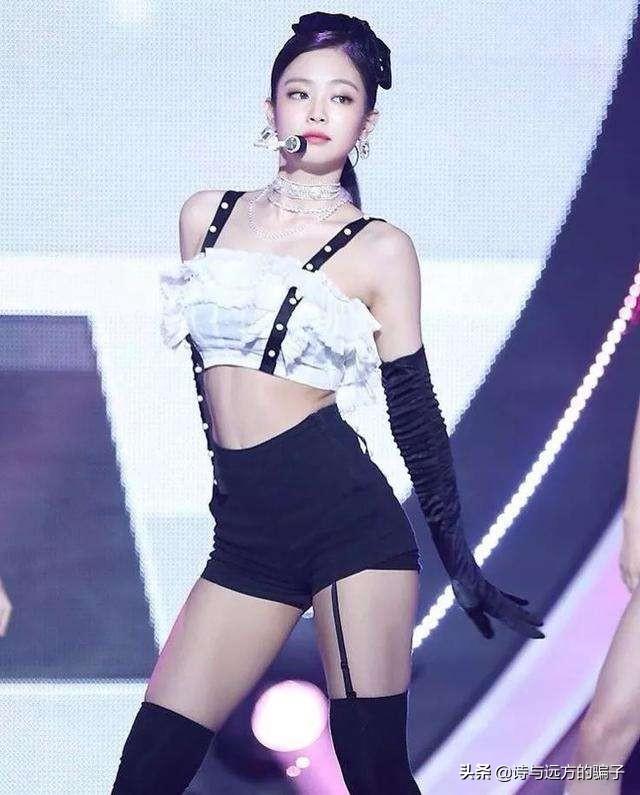 Jennie金智妮有哪些好看的搭配可以参考？