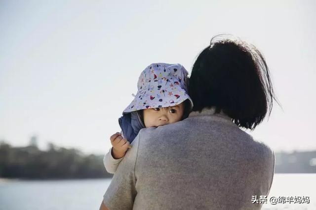 我把妈妈操得大喊大叫:妈妈经常在家里大喊大叫 快六岁的男孩打妈妈怎么办？
