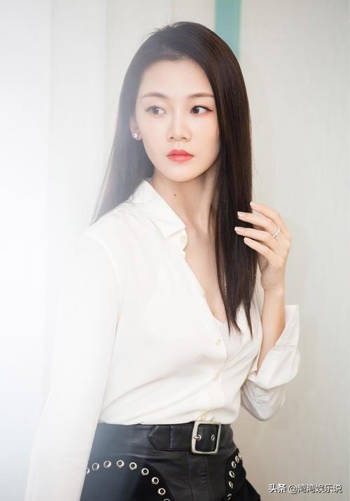 苗苗是谁:郑恺苗苗官宣结婚，背后隐情何在？