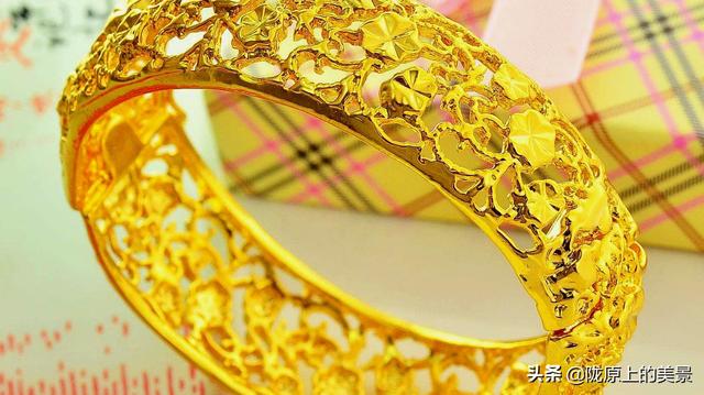 luckyme足金萌狗吊坠:买黄金首饰的注意事项有什么？哪个品牌的黄金比较好？