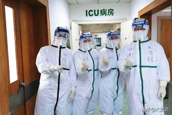 瓦莱丽:俄罗斯女护士穿透明防护服护理病人被曝光，对此你是怎么看的？