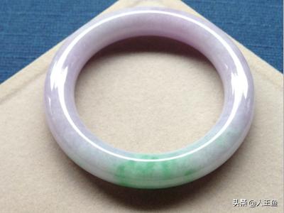 6000元春带彩手镯,春带彩的翡翠是什么档次？