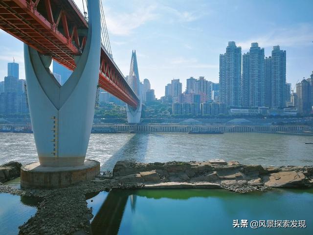 重庆两日游:在重庆的两天怎么玩，不可错过的，和不必去的都说说？(重庆白天必去的地方)