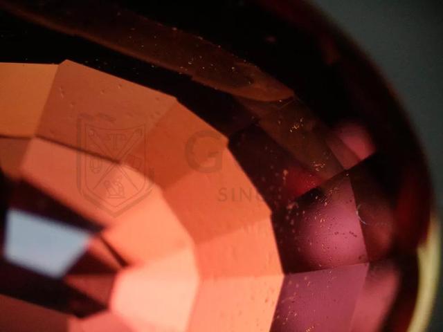 如何判断石头是不是玉石,怎样辨别一块石头是不是玉？需要详细回答？