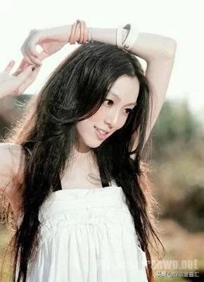 娃娃金智娟:2013年的歌有哪些推荐，歌手和歌名是什么，列出十位，有吗