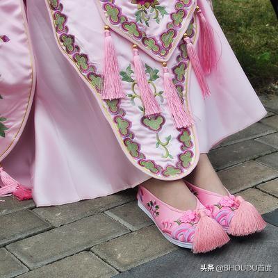 穿旗袍都可以搭配哪些鞋子，穿旗袍搭配什么鞋比较好看