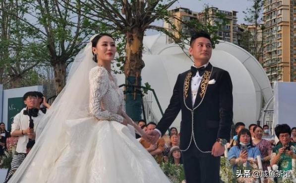 李伯清徒弟闵天浩再婚，为什么评论诸多质疑非议？