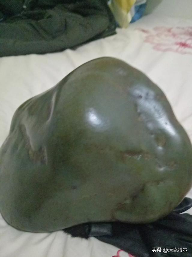 和田青玉一般多少钱啊,青玉有价值吗，和田青玉的特点有哪些？