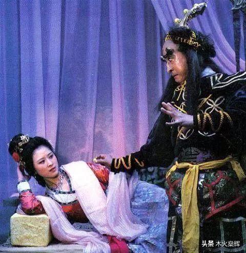 西游记黄袍怪:《西游记》中，黄袍怪和百花羞生了两个妖怪，具体长的啥样？