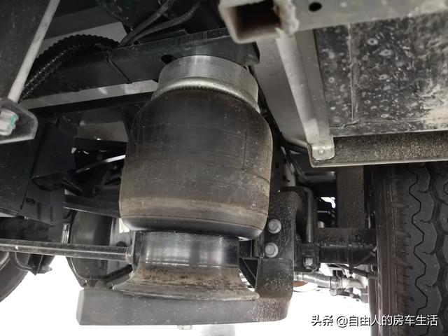 空气悬架车轿车;空气悬架的车