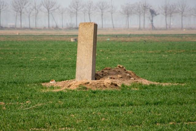 修坟的九大注意事项,是不是双亲都亡才能立碑？立碑有什么讲究？